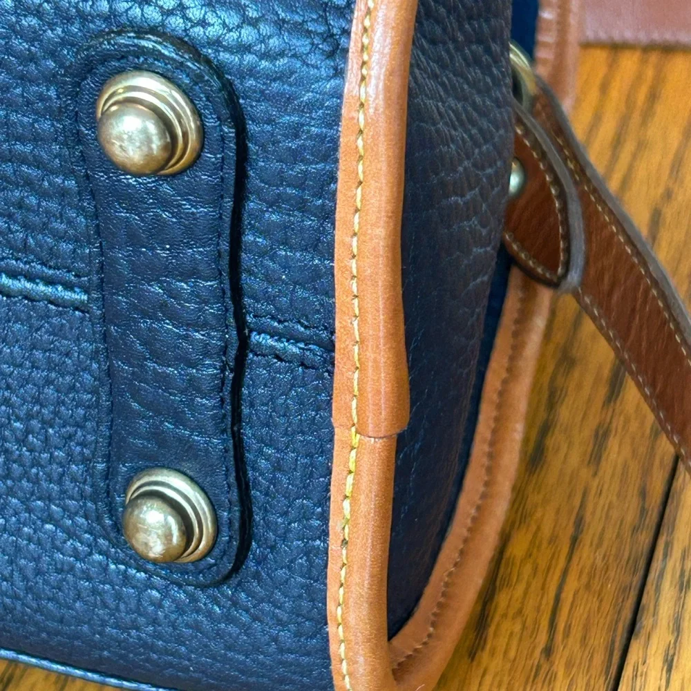 Vintage Dooney & Bourke Black and Tan All-Weather Leather Essex Crossbody Bag - Picture 13 of 16